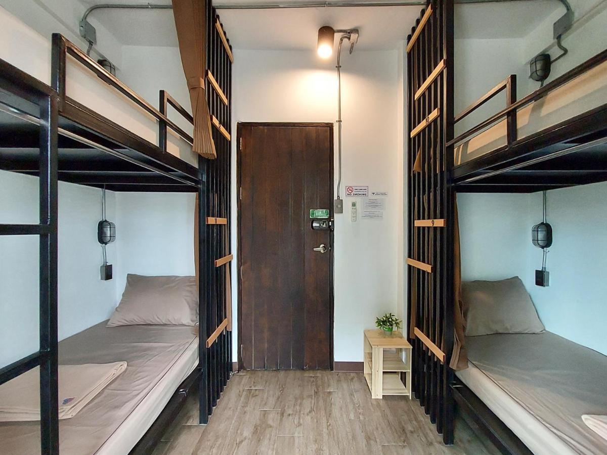 Feel Good Bangkok Hostel Esterno foto