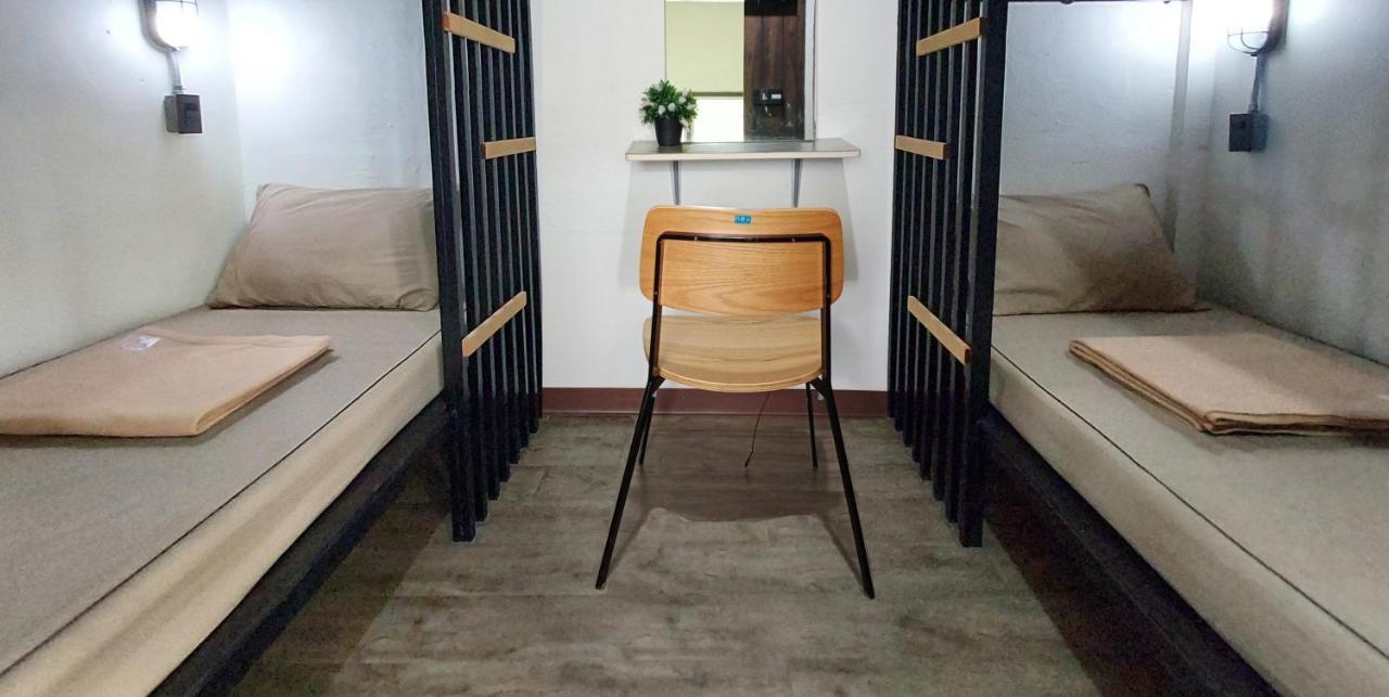 Feel Good Bangkok Hostel Esterno foto