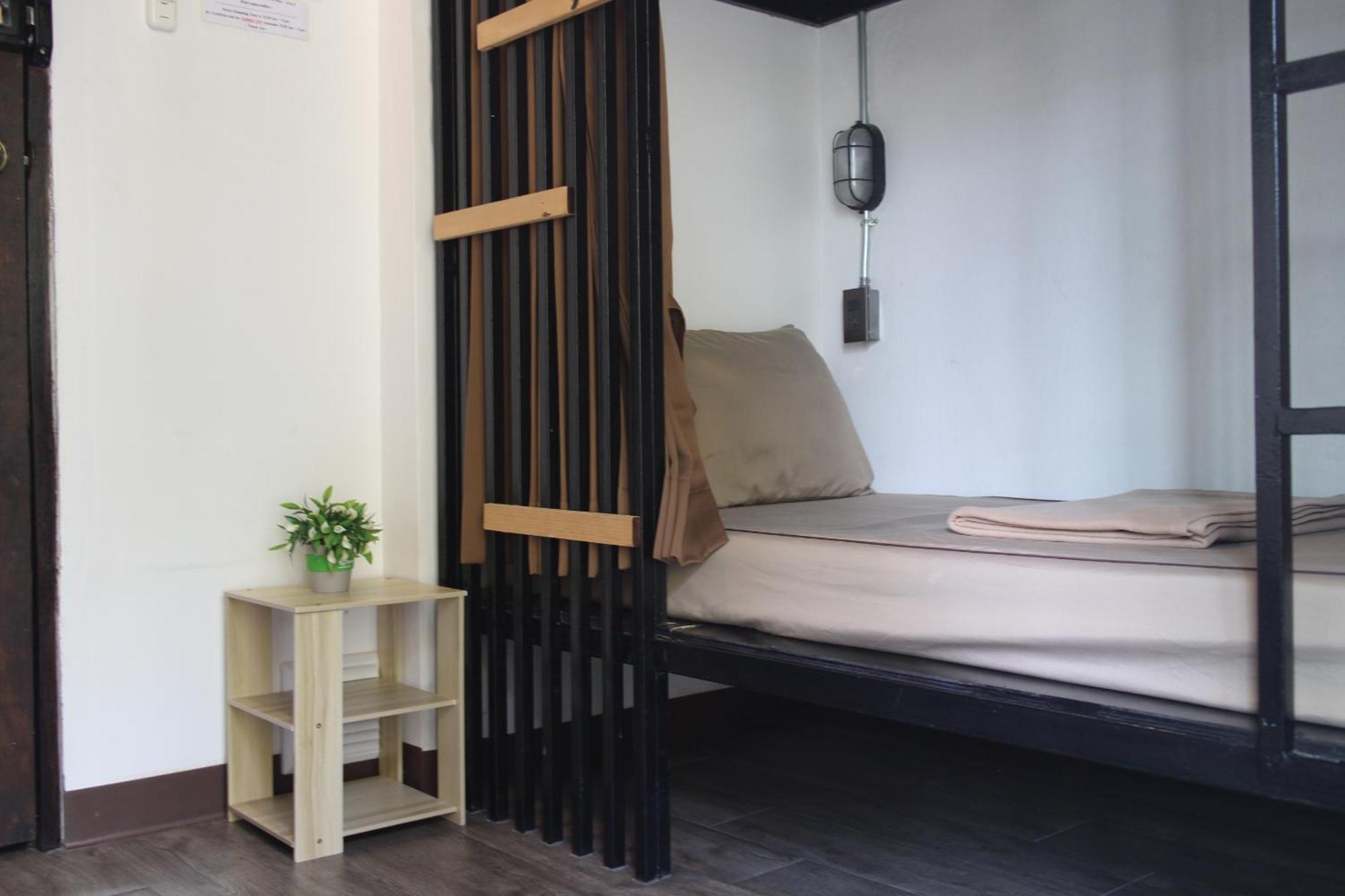 Feel Good Bangkok Hostel Esterno foto