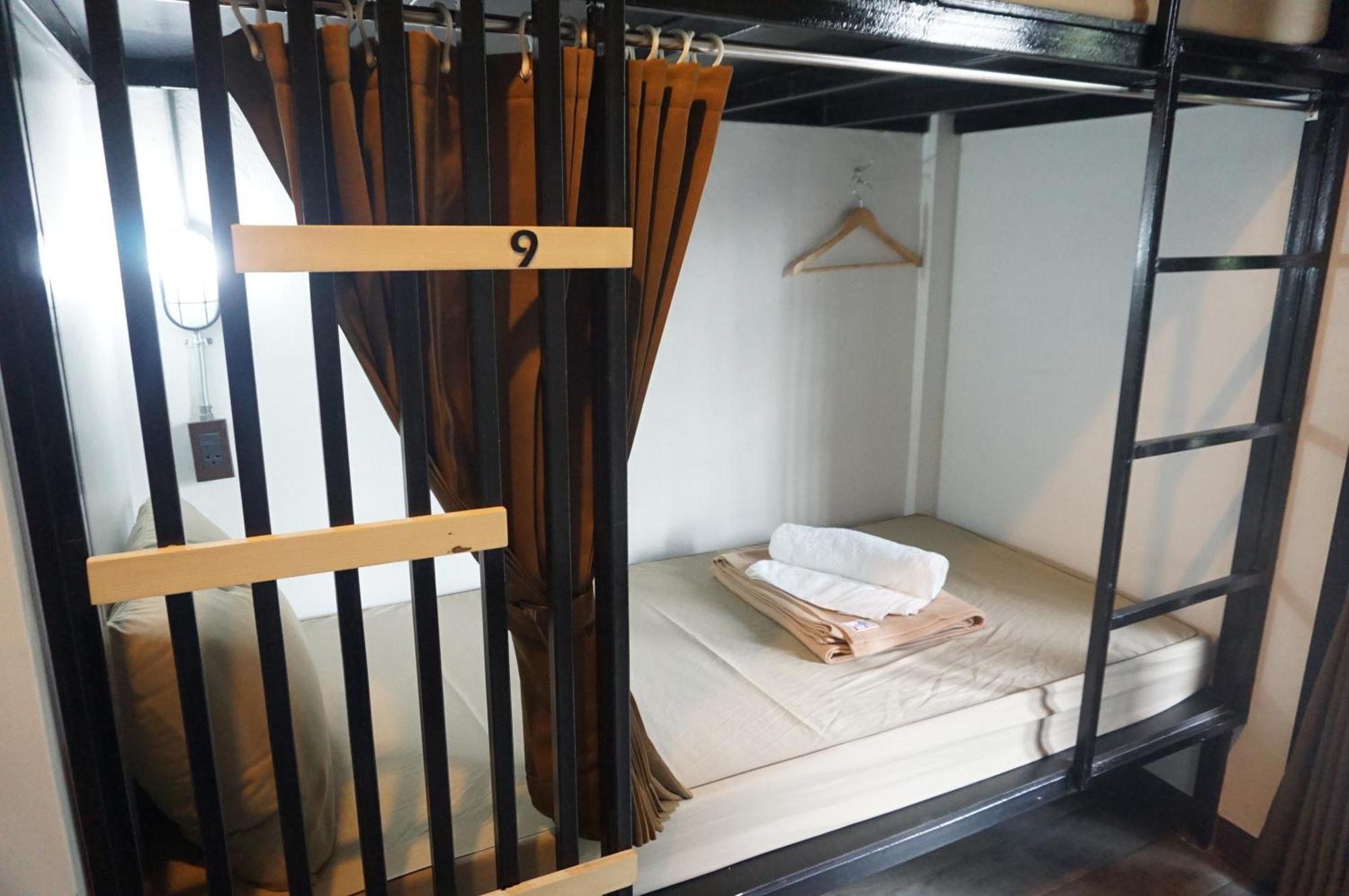 Feel Good Bangkok Hostel Esterno foto